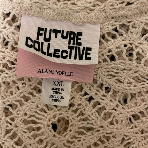 Elegant Cream Lace Cardigan - Picture 4 of 5